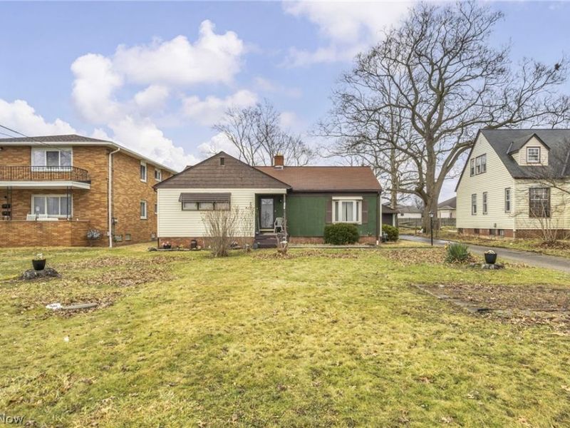 7181 York Road, Parma, OH 44130 Photo 3