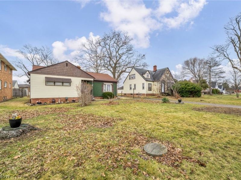 7181 York Road, Parma, OH 44130 Photo 4