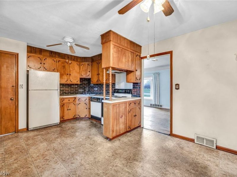 7181 York Road, Parma, OH 44130 Photo 6