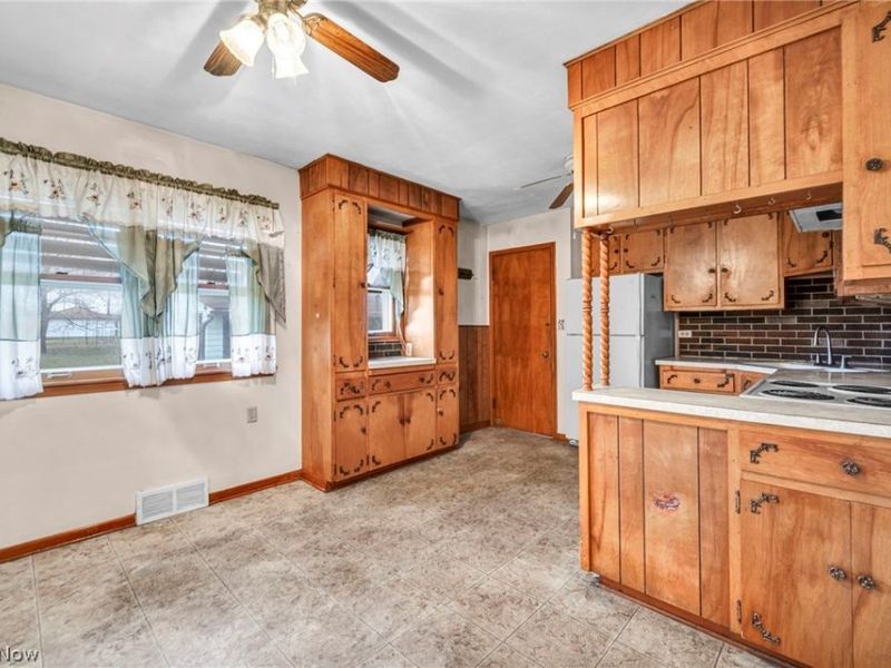 7181 York Road, Parma, OH 44130 Photo 7