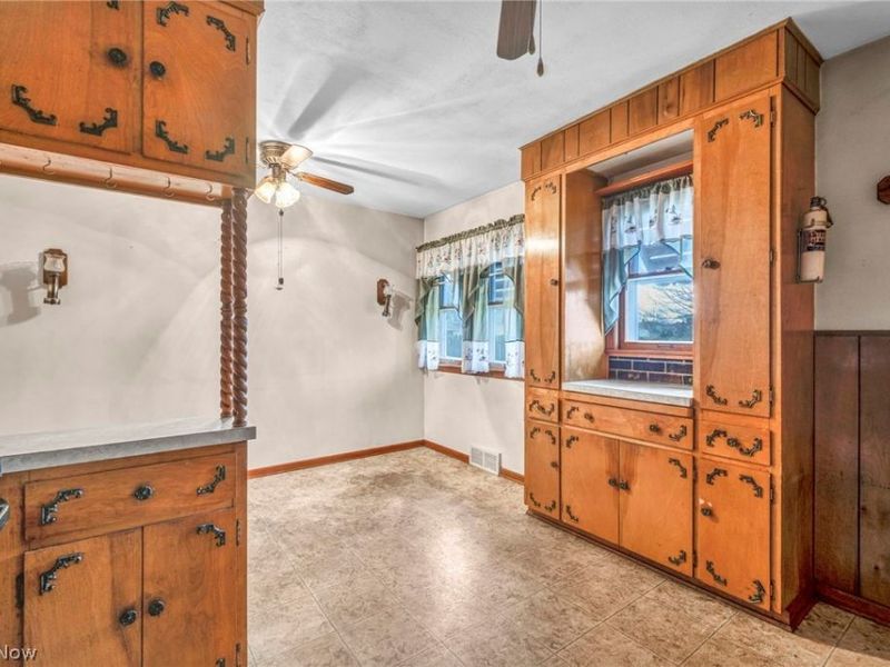 7181 York Road, Parma, OH 44130 Photo 8