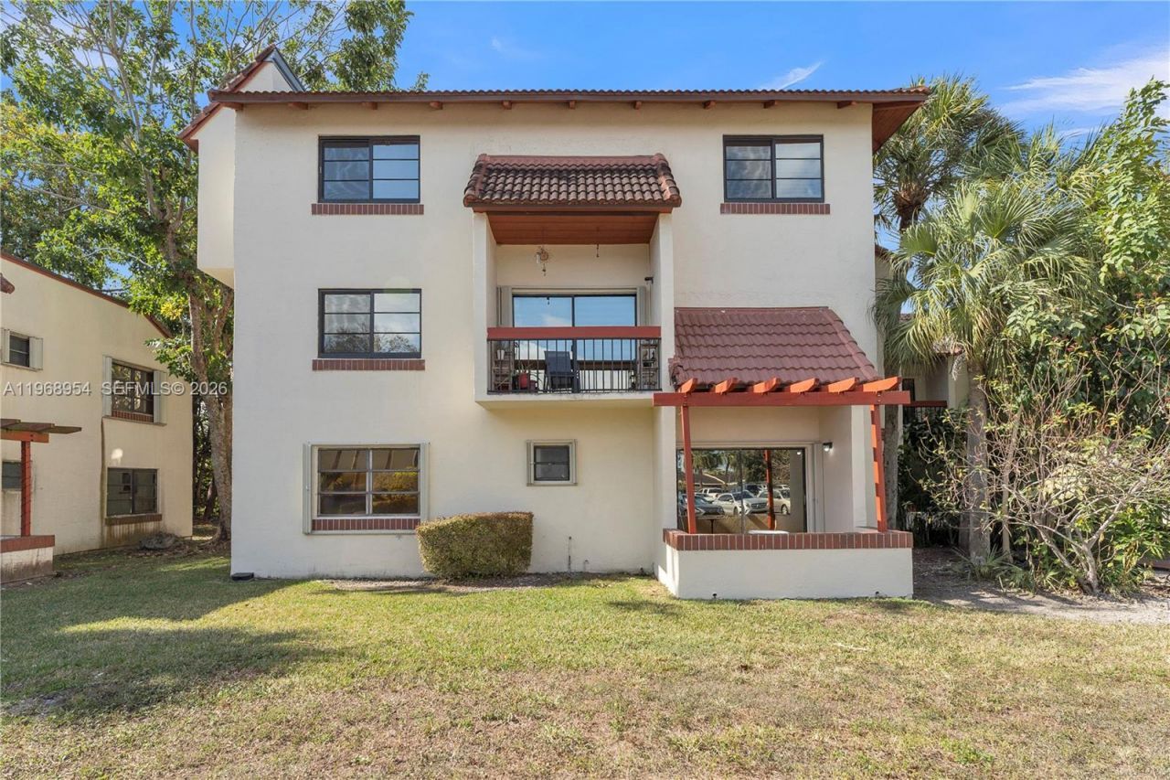 8660 SW 149th Ave, Unit 208, Miami, FL 33193 Photo