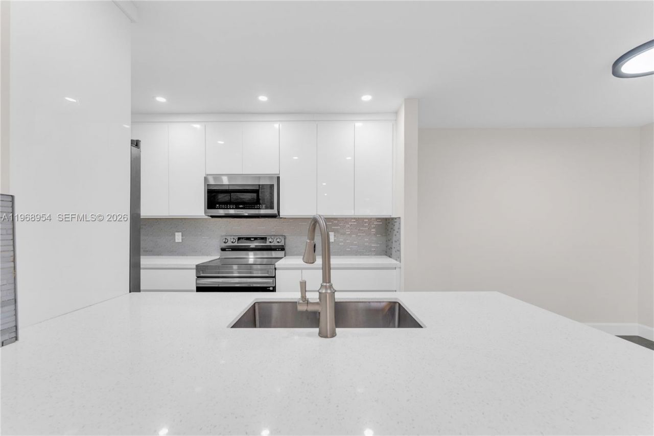 8660 SW 149th Ave, Unit 208, Miami, FL 33193 Photo