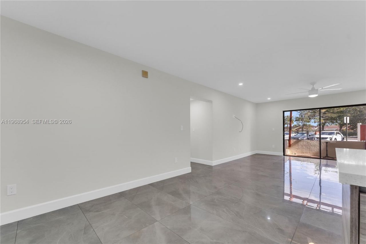 8660 SW 149th Ave, Unit 208, Miami, FL 33193 Photo