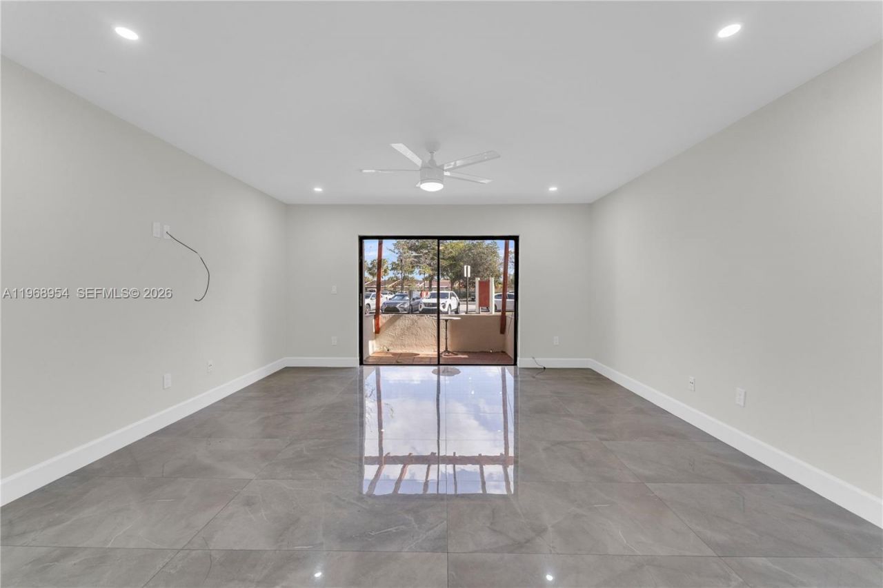 8660 SW 149th Ave, Unit 208, Miami, FL 33193 Photo