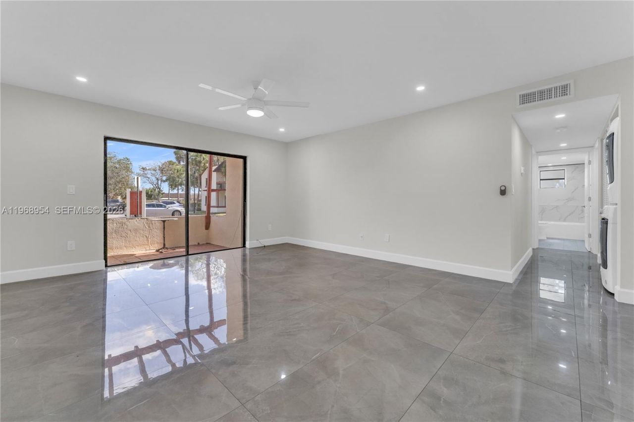 8660 SW 149th Ave, Unit 208, Miami, FL 33193 Photo