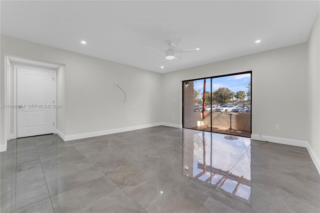 8660 SW 149th Ave, Unit 208, Miami, FL 33193 Photo