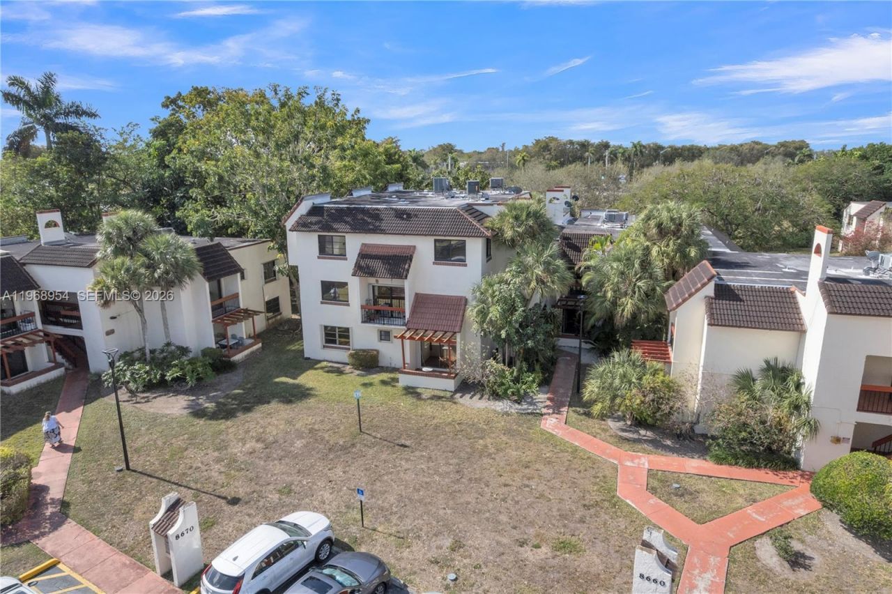 8660 SW 149th Ave, Unit 208, Miami, FL 33193 Photo