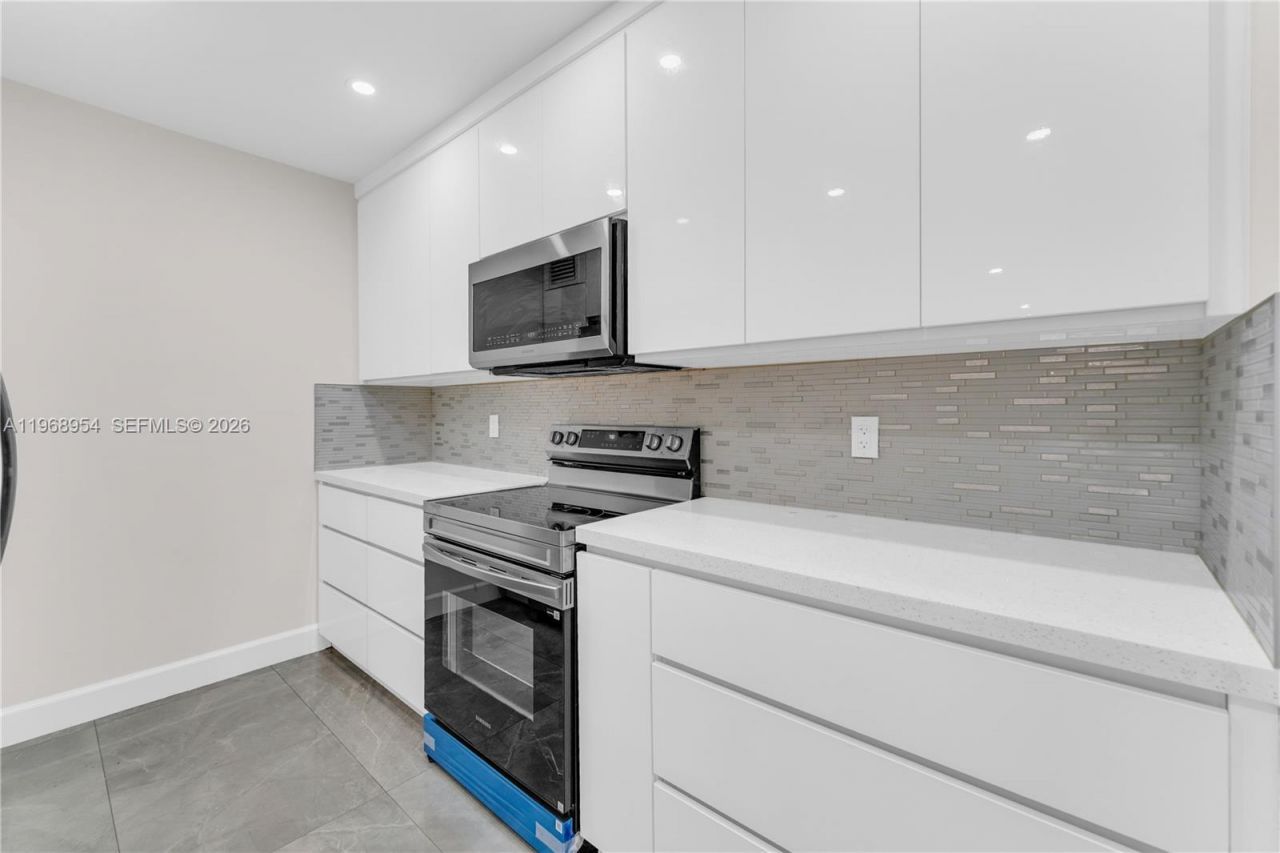 8660 SW 149th Ave, Unit 208, Miami, FL 33193 Photo