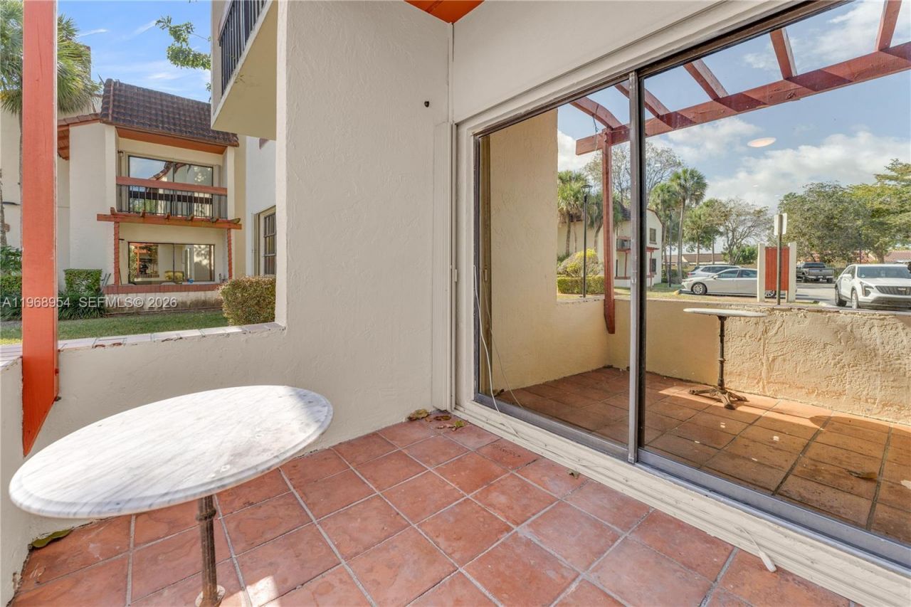 8660 SW 149th Ave, Unit 208, Miami, FL 33193 Photo