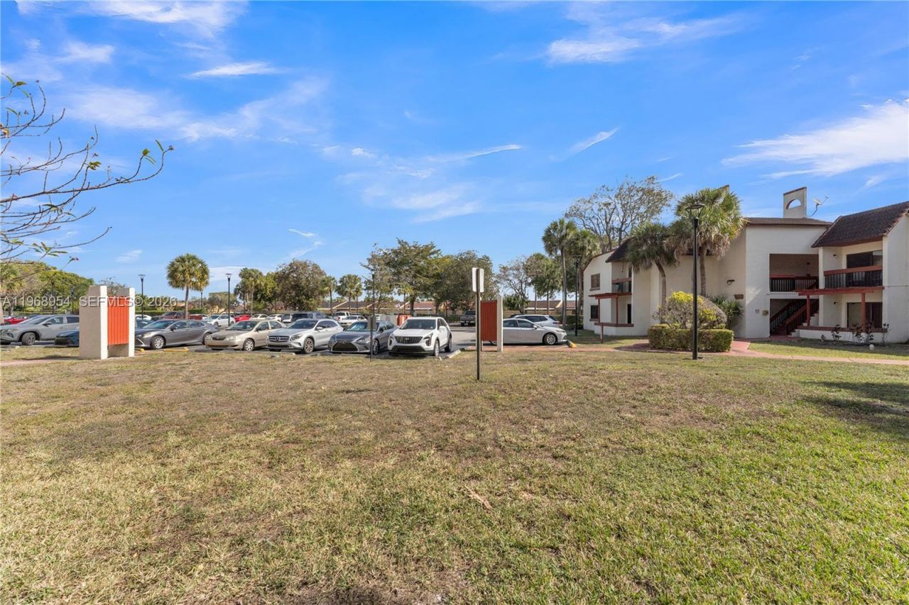 8660 SW 149th Ave, Unit 208, Miami, FL 33193 Photo