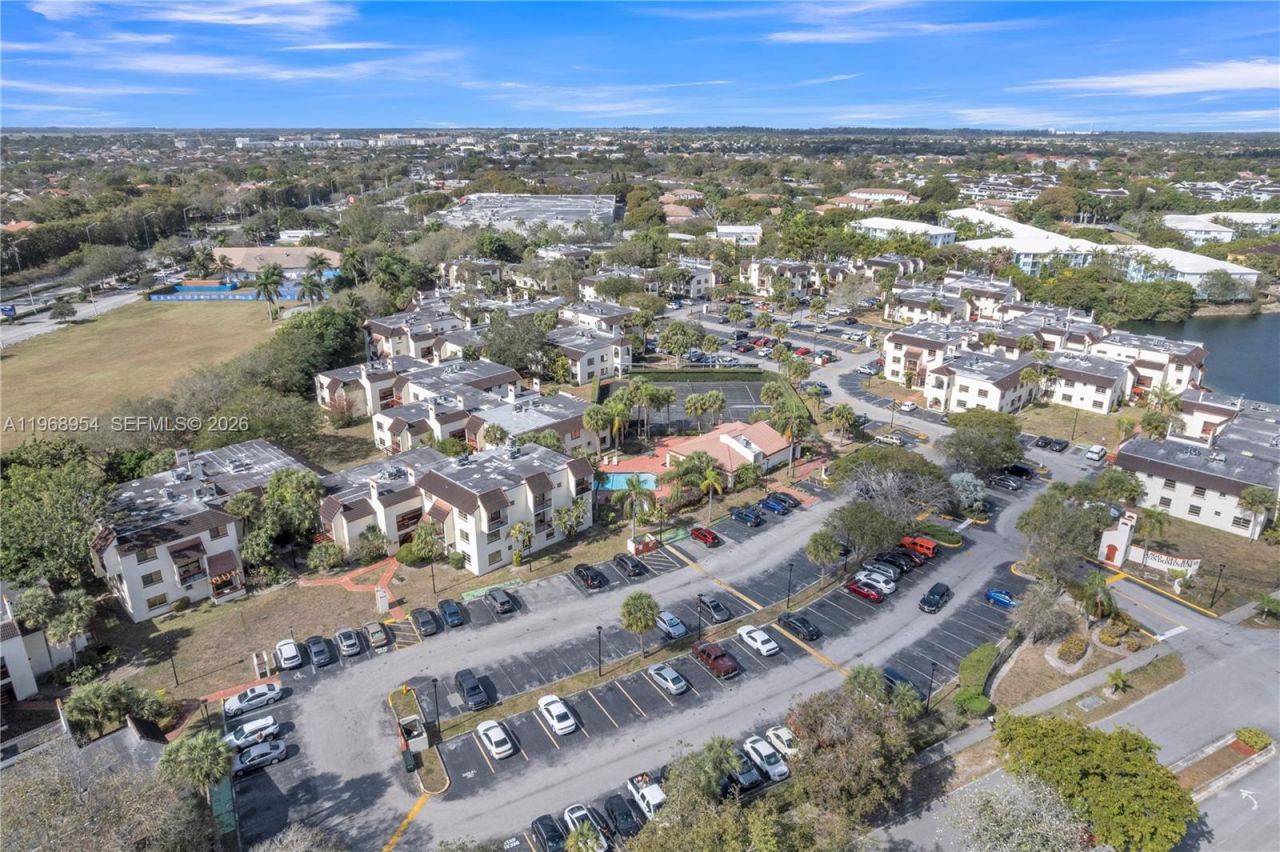 8660 SW 149th Ave, Unit 208, Miami, FL 33193 Photo