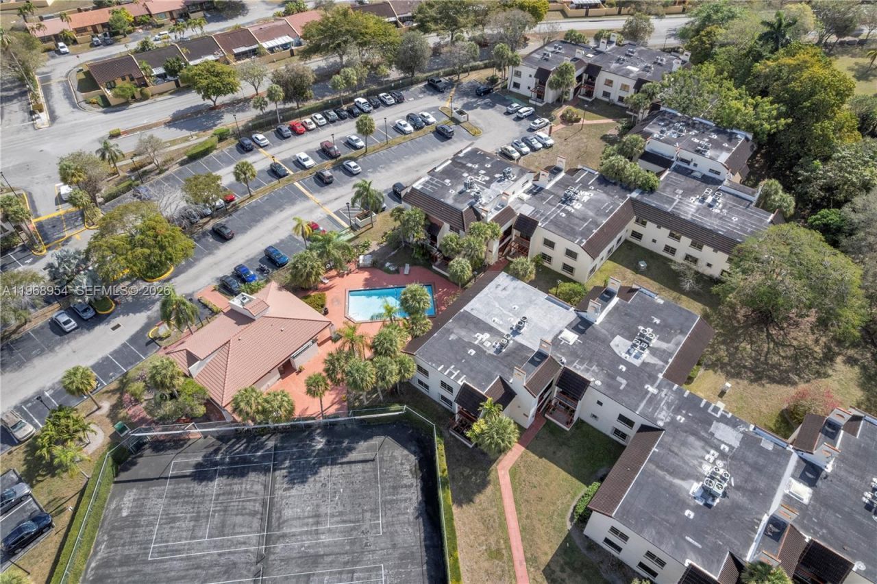 8660 SW 149th Ave, Unit 208, Miami, FL 33193 Photo