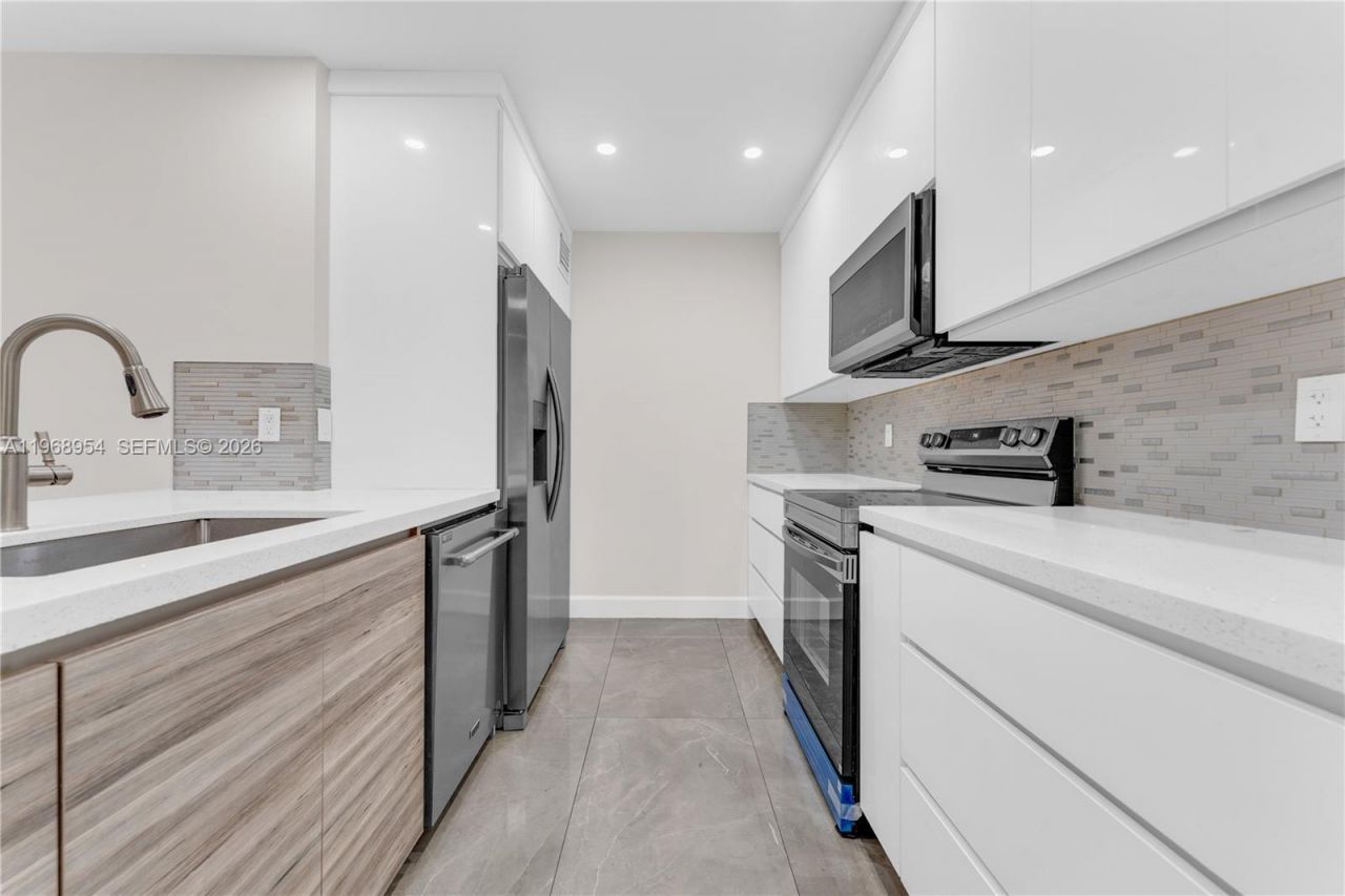 8660 SW 149th Ave, Unit 208, Miami, FL 33193 Photo