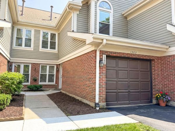 1363 S Old Wilke Road, Arlington Heights, IL 60005