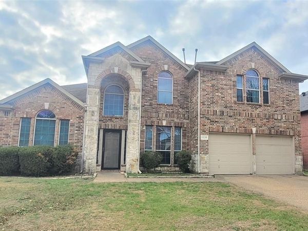 1220 Clover Hill Lane, DeSoto, TX 75115