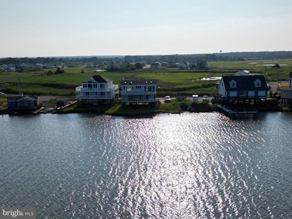 1425 E MALLARD DRIVE, MANAHAWKIN, NJ 08050