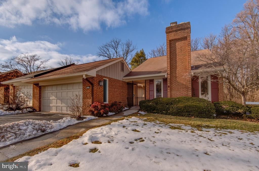 2800 Oakton Manor Court, Oakton, VA 22124 Main Photo