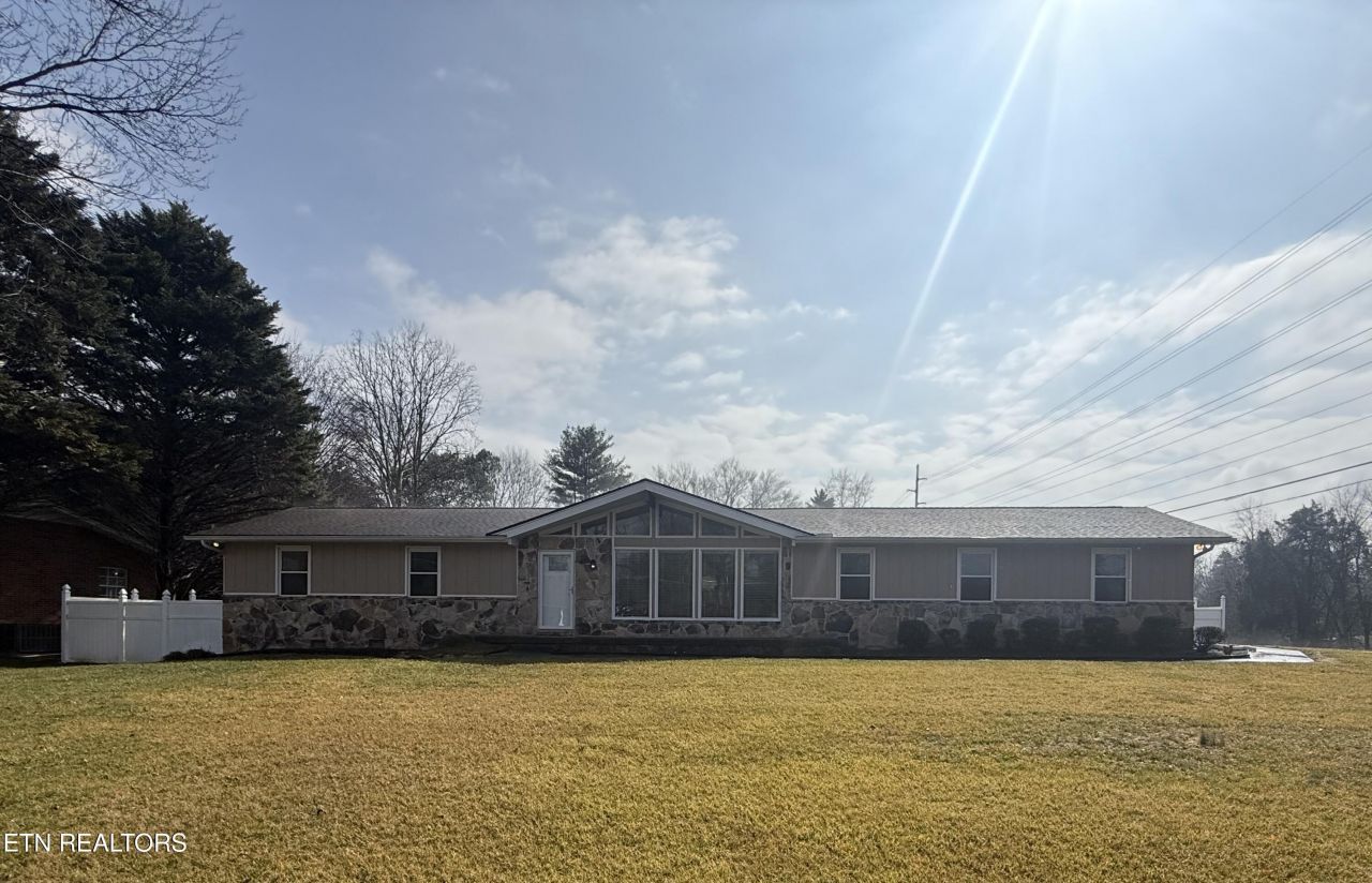 1001 Farrington Drive, Knoxville, TN 37923 Main Photo