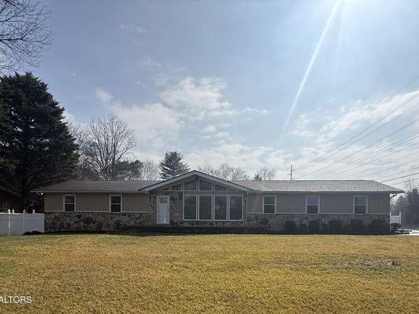 1001 Farrington Drive, Knoxville, TN 37923