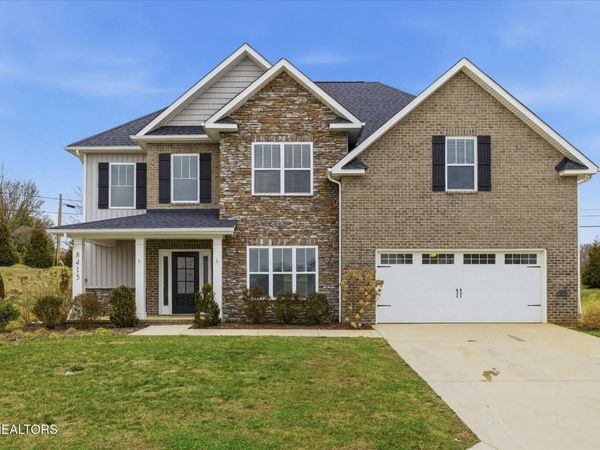 8415 Creek Valley Lane, Knoxville, TN 37931