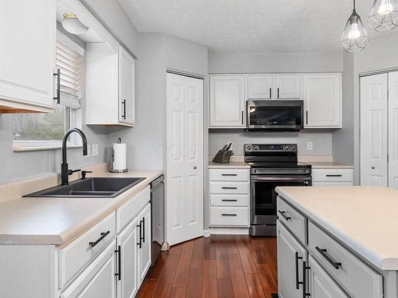 4040 Creekwood Drive, Lewis Center, OH 43035 Photo 14