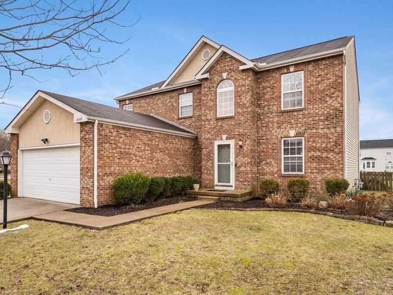 4040 Creekwood Drive, Lewis Center, OH 43035 Photo 2