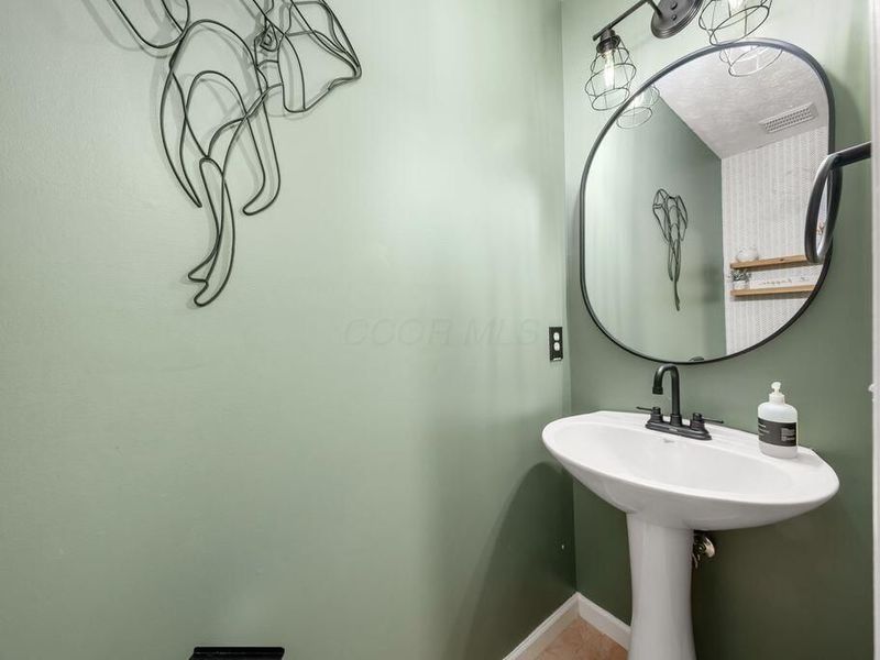 4040 Creekwood Drive, Lewis Center, OH 43035 Photo 24