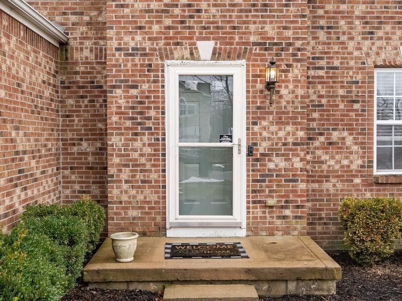 4040 Creekwood Drive, Lewis Center, OH 43035 Photo 3