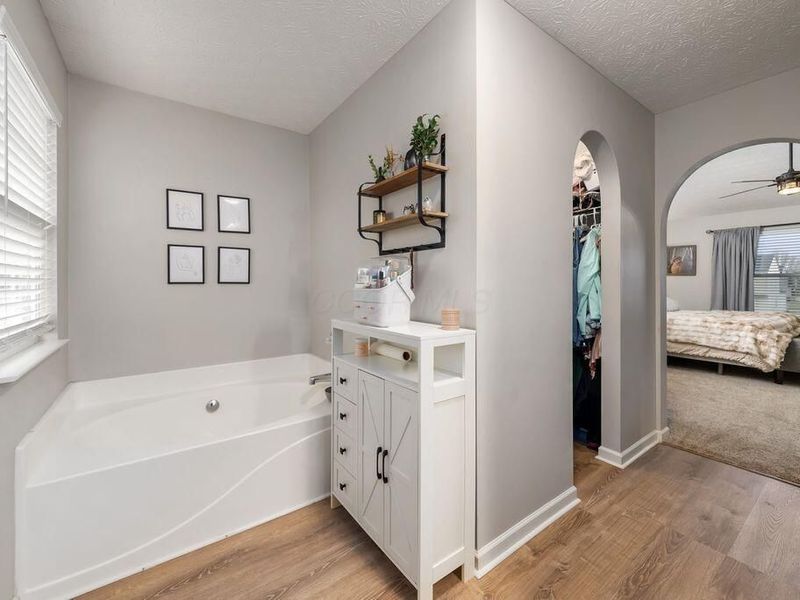 4040 Creekwood Drive, Lewis Center, OH 43035 Photo 33