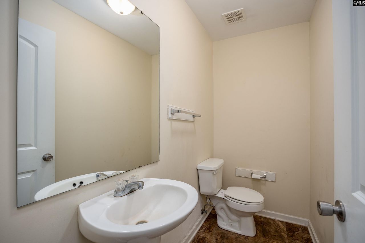 111 Heyblanchwell Lane  Photo 13