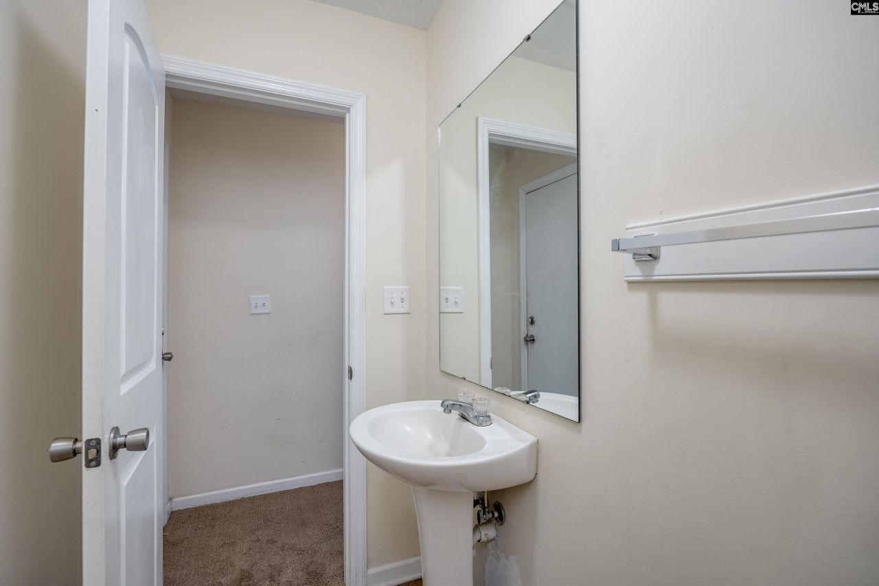 111 Heyblanchwell Lane  Photo 14