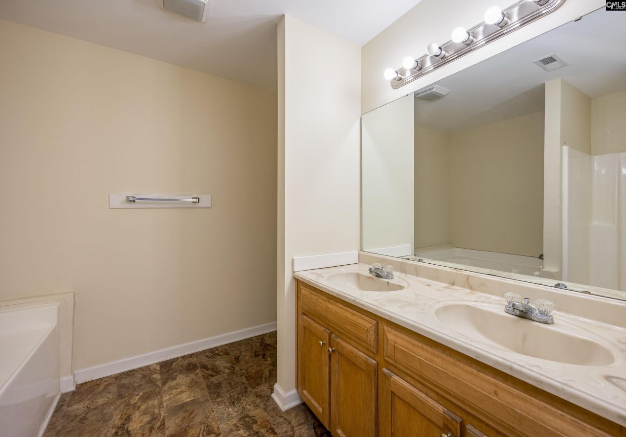 111 Heyblanchwell Lane  Photo 19