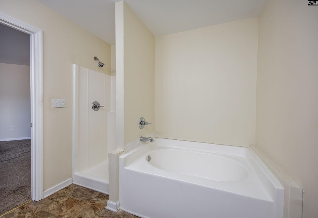 111 Heyblanchwell Lane  Photo 21