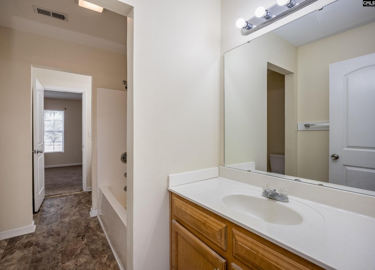 111 Heyblanchwell Lane  Photo 26