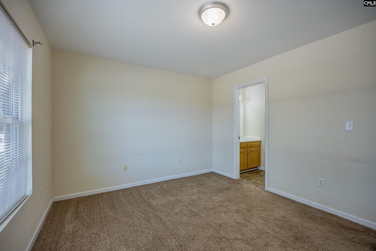 111 Heyblanchwell Lane  Photo 31