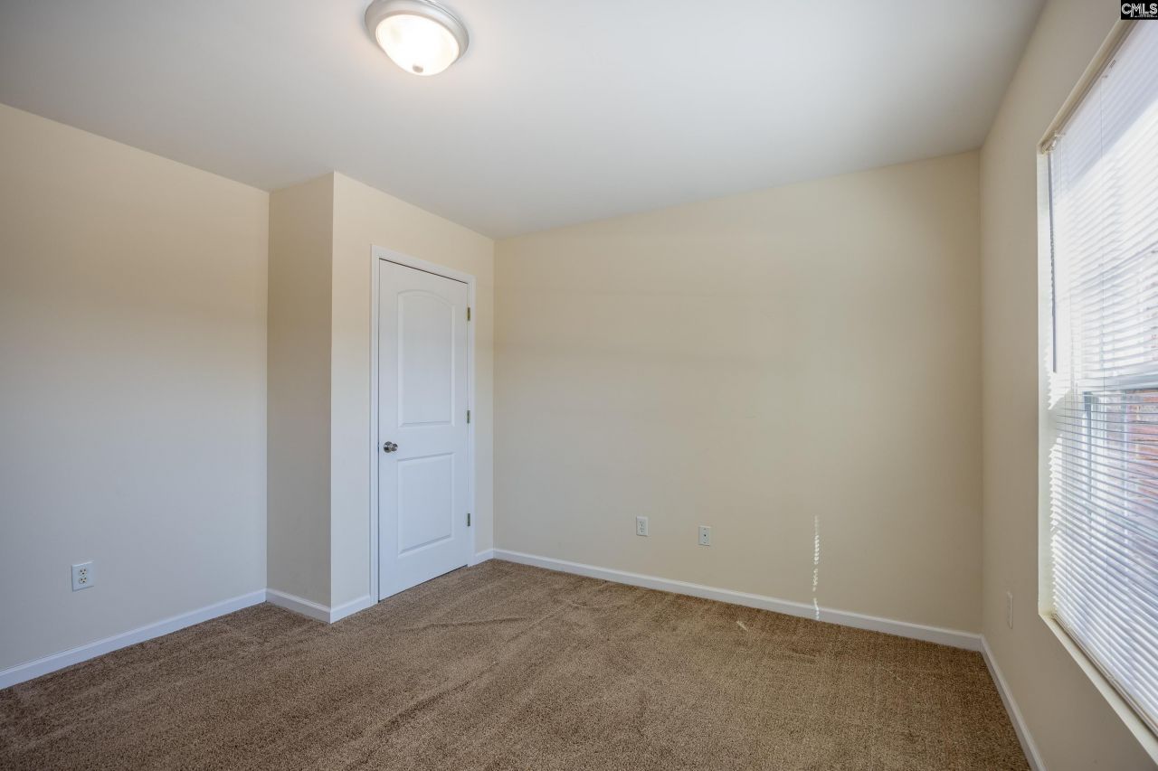 111 Heyblanchwell Lane  Photo 32