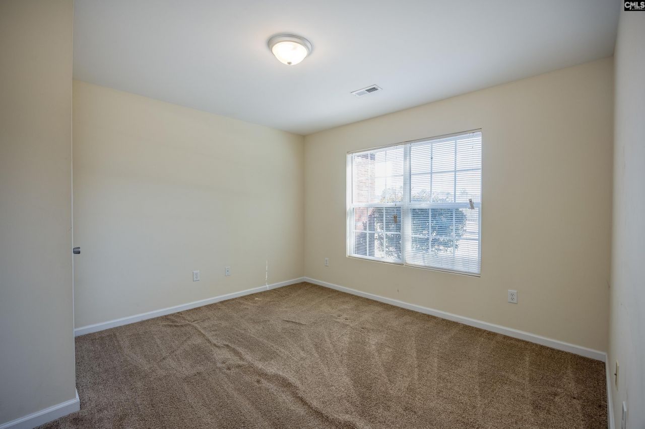 111 Heyblanchwell Lane  Photo 33