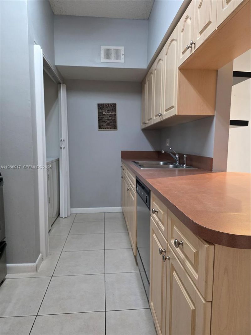 18316 NW 68th Ave, Unit C, Hialeah, FL 33015 Photo