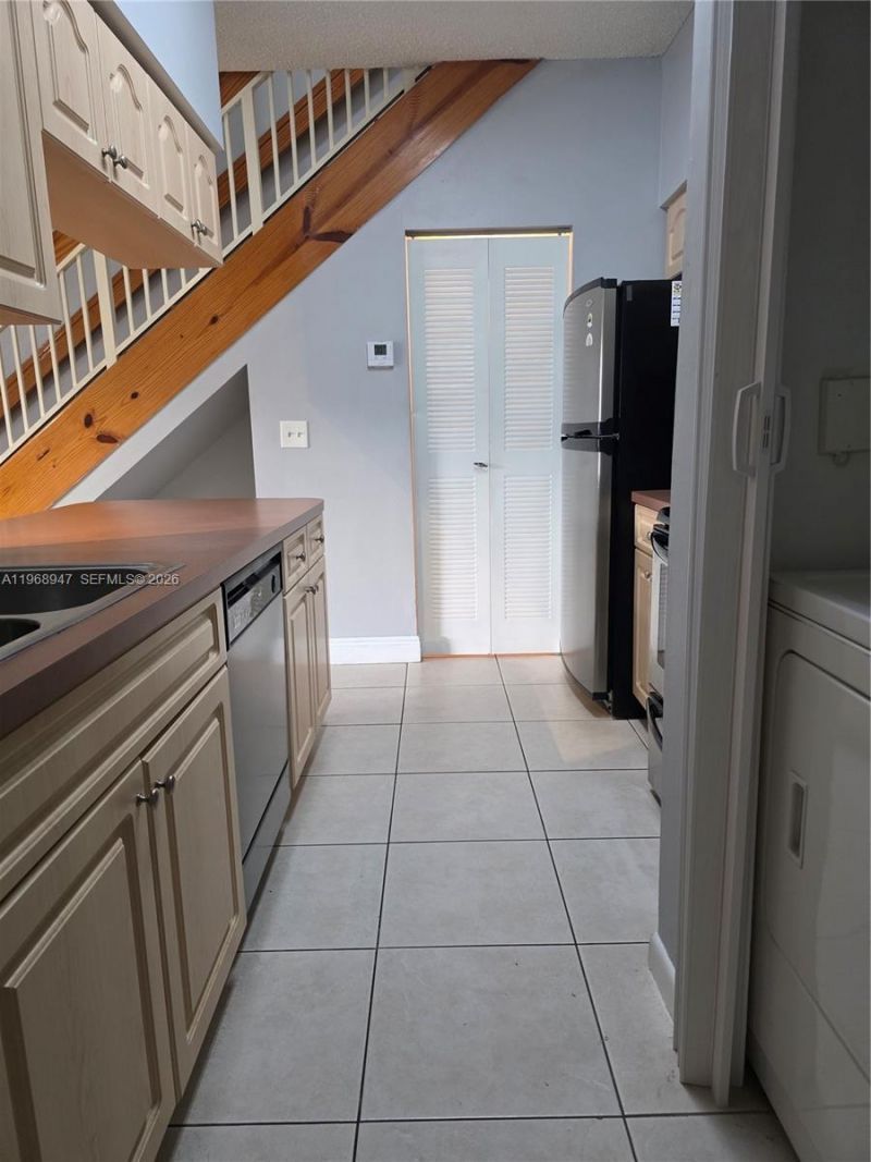 18316 NW 68th Ave, Unit C, Hialeah, FL 33015 Photo