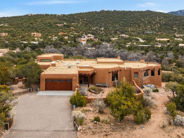 701 Gonzales Road, Santa Fe, NM 87501