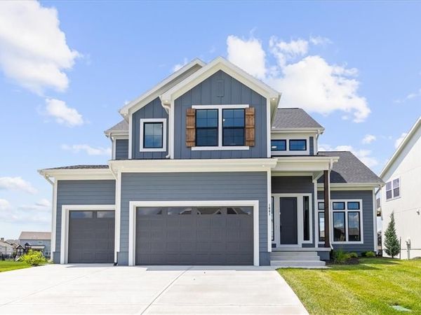 1601 SW Arbor Park Drive, Lee's Summit, MO 64082