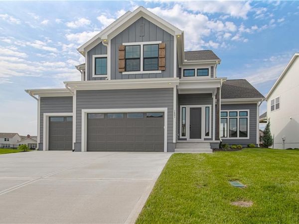 1601 SW Arbor Park Drive, Lee's Summit, MO 64082