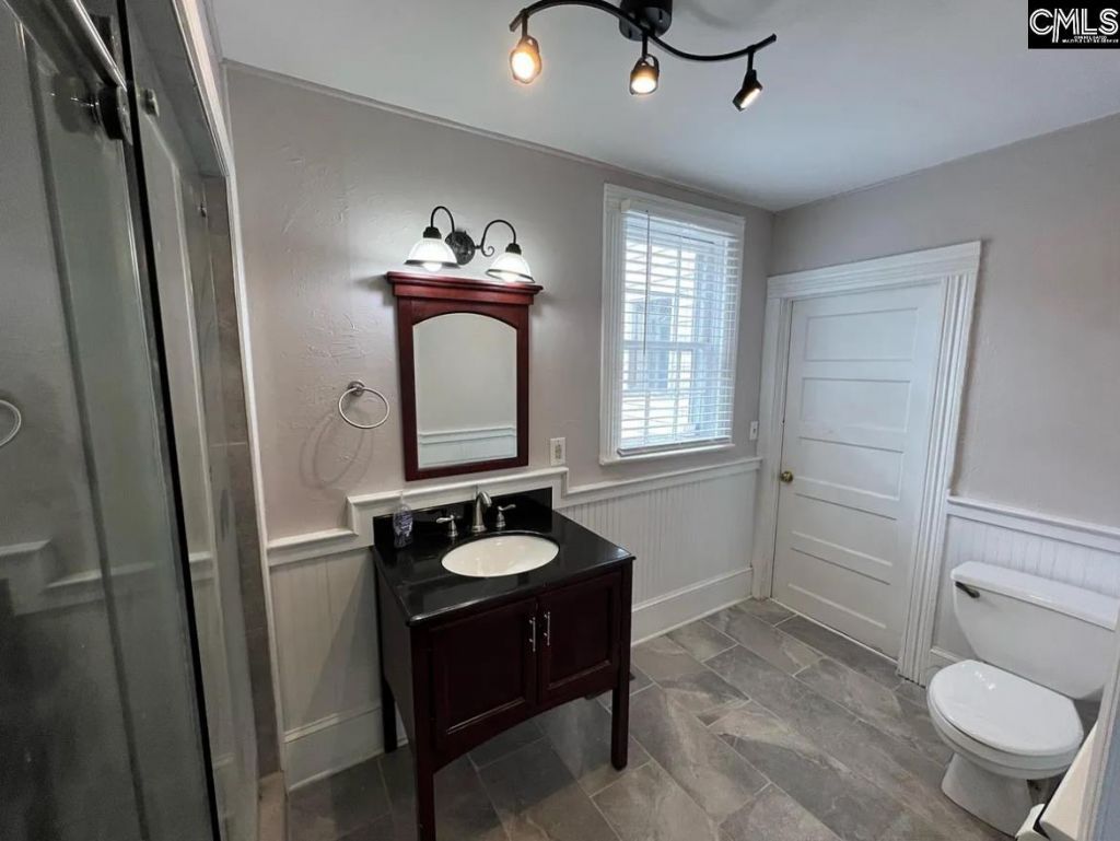 515 Center Street Photo 11