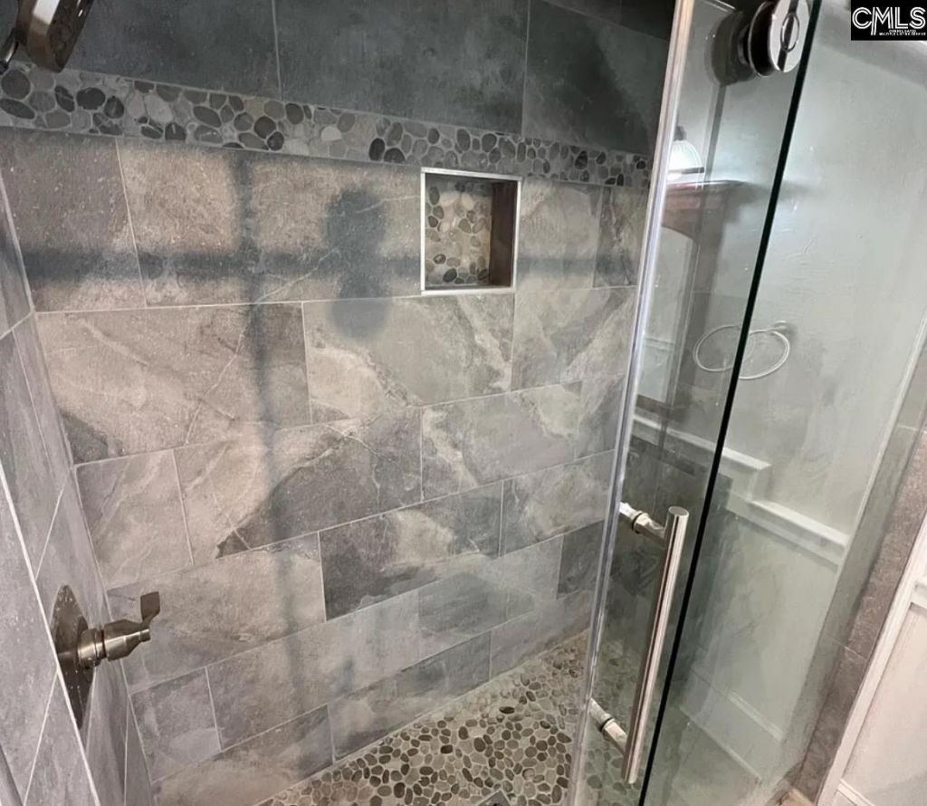 515 Center Street Photo 12