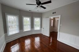 515 Center Street photo 4