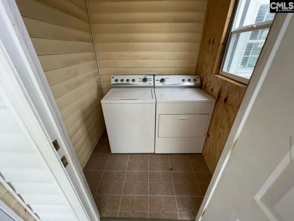 515 Center Street Photo 8