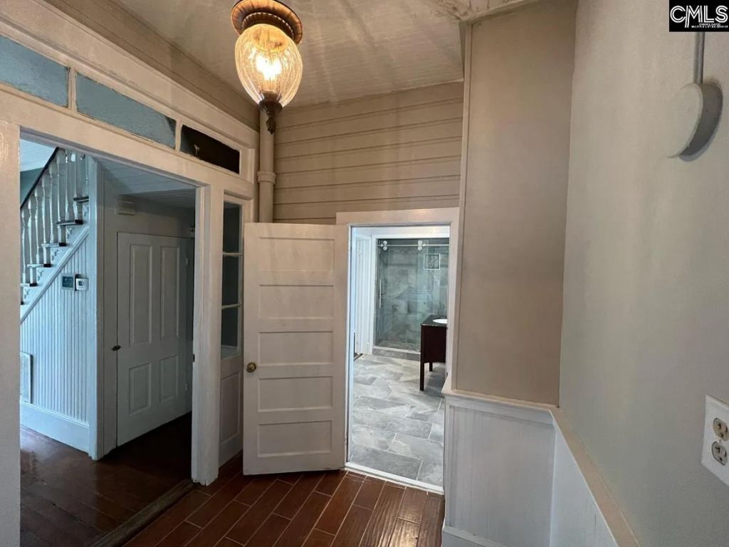 515 Center Street Photo 9