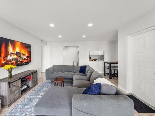 13870 Oneida Dr, Unit H1, Delray Beach, FL 33446