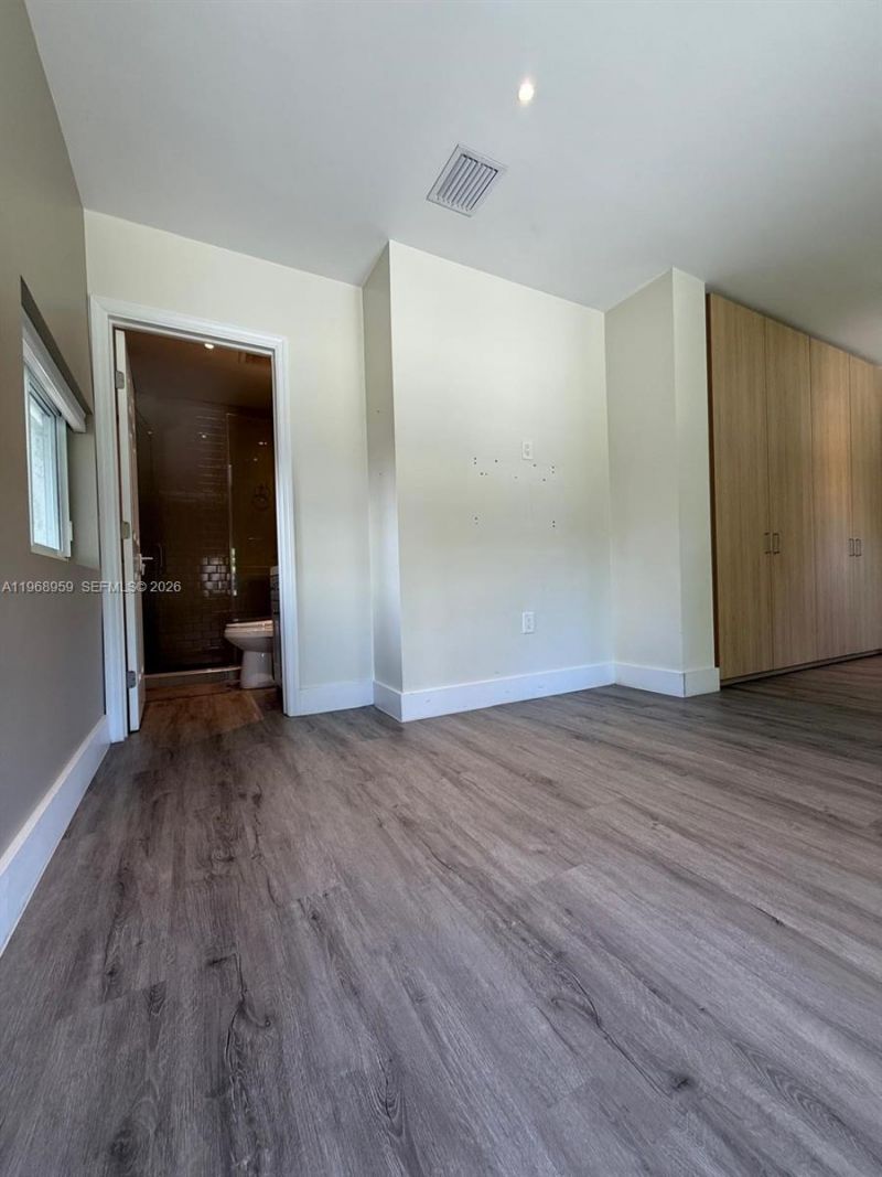 235 NE 46th St , Miami, FL 33137 Photo